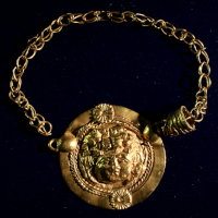 A Romano-Egyptian Gold Necklace Medaillon with Medusa Mask